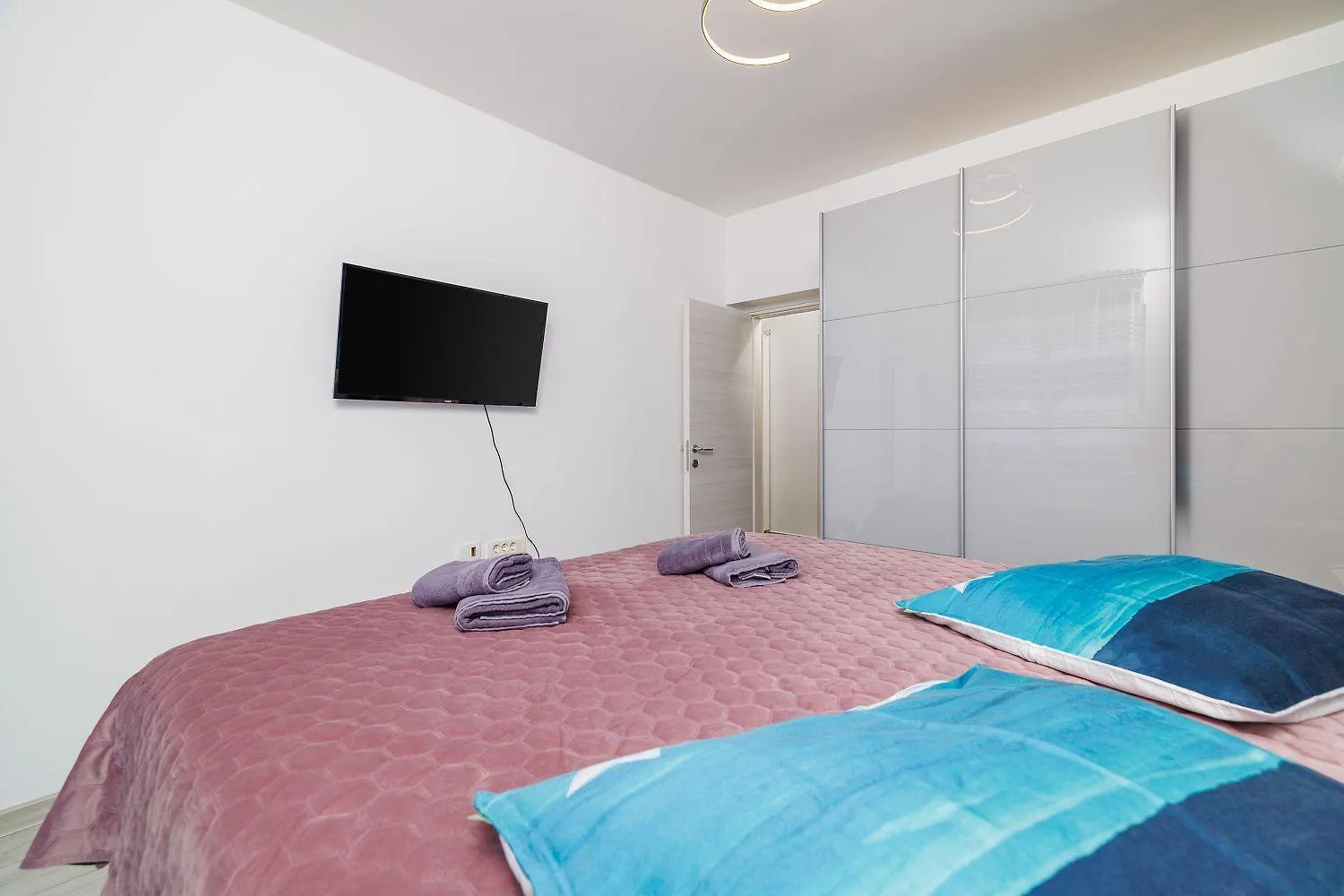 Modernes Apartment Nur 300 Meter Zum Strand Mit Meerblick, Waschmaschine, Trockner, Grill Novi Vinodolski Croatia