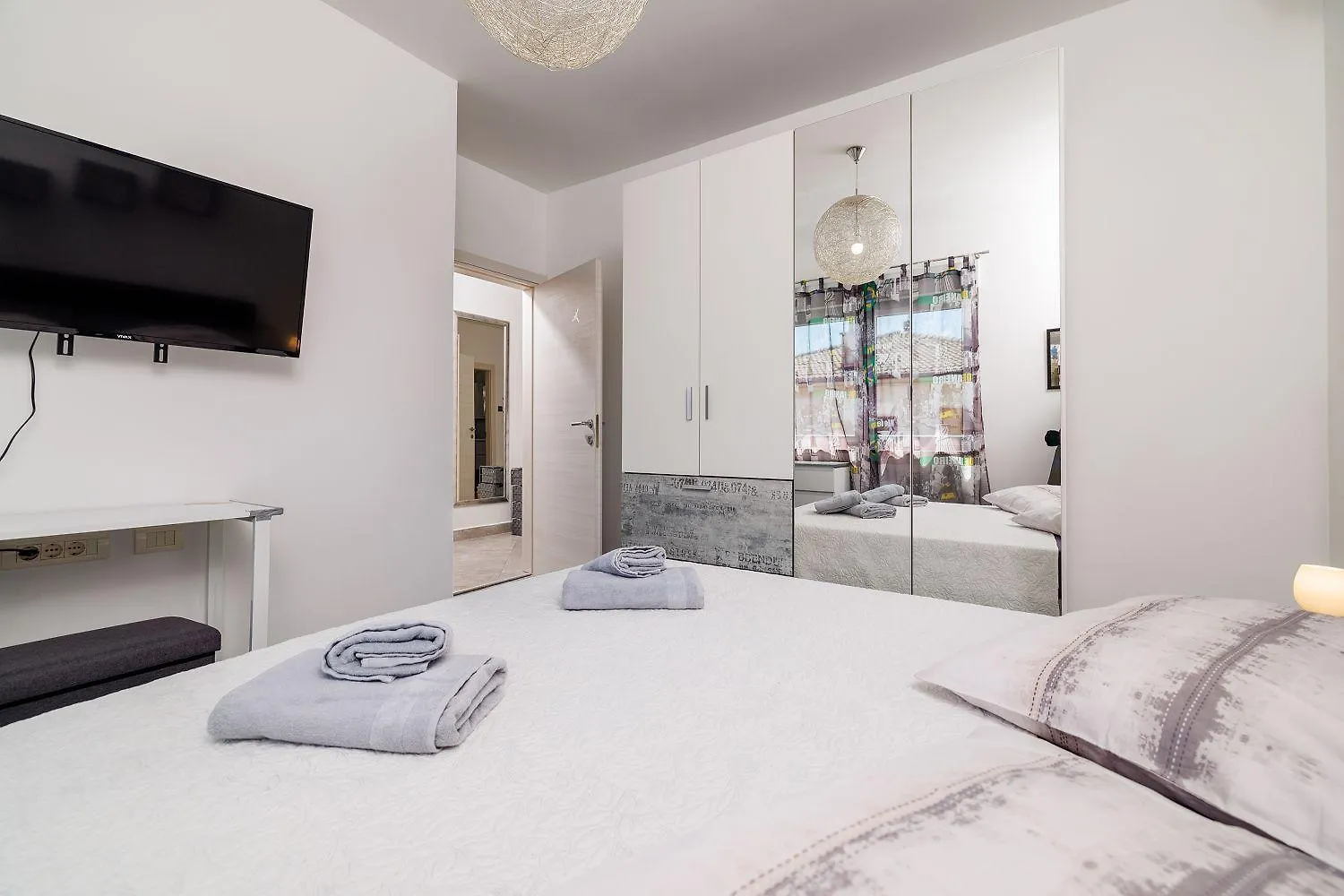Modernes Apartment Nur 300 Meter Zum Strand Mit Meerblick, Waschmaschine, Trockner, Grill Novi Vinodolski