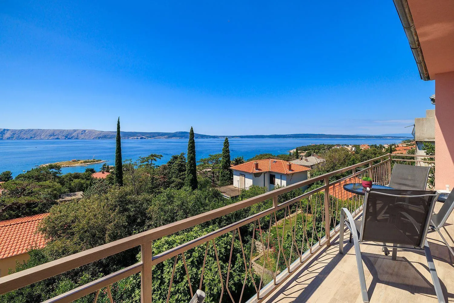 Modernes Apartment Nur 300 Meter Zum Strand Mit Meerblick, Waschmaschine, Trockner, Grill Novi Vinodolski Croatia