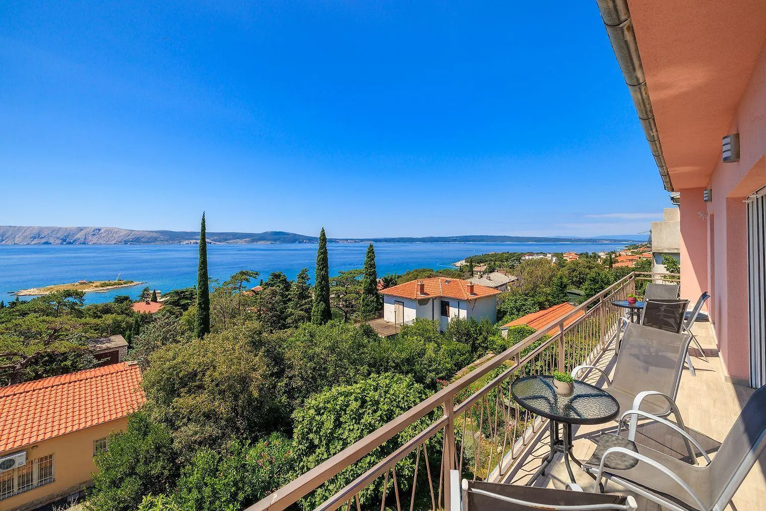 Modernes Apartment Nur 300 Meter Zum Strand Mit Meerblick, Waschmaschine, Trockner, Grill Novi Vinodolski
